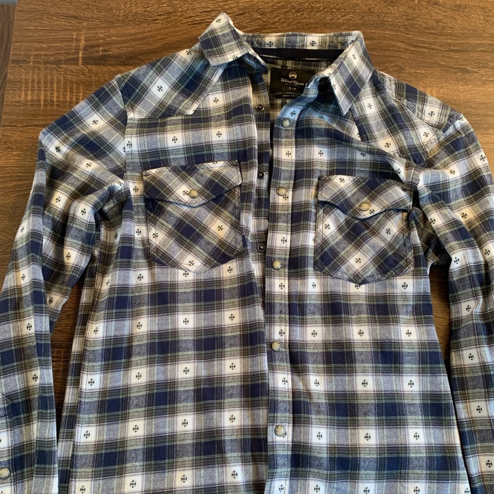 Men’s plaid button up